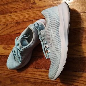 Asics mint green women's size 10